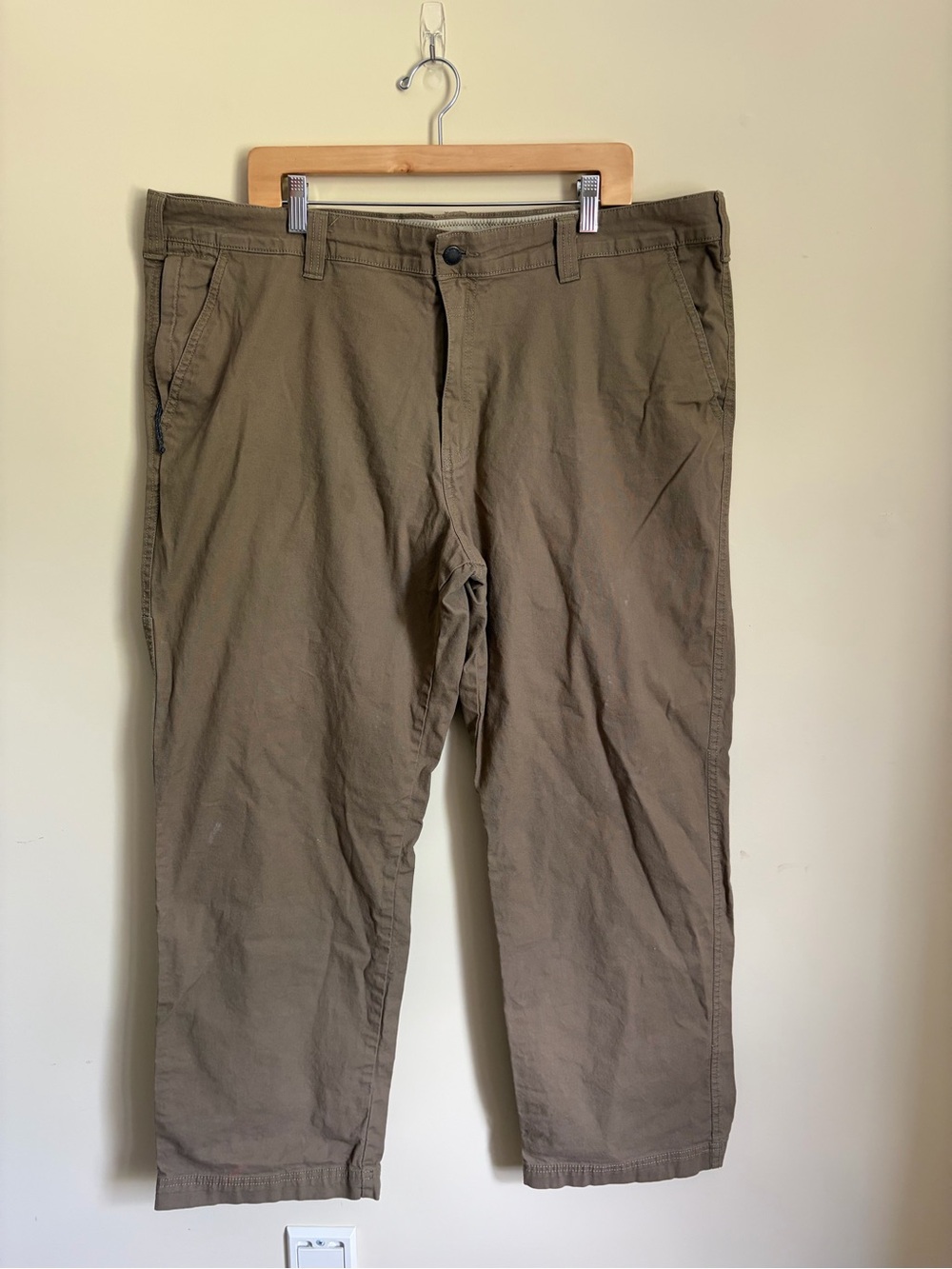 Columbia Men's Chino Pants in Olive Green